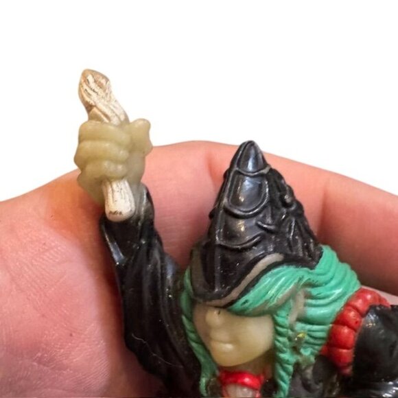 Vintage Witch Figurine Glow In The Dark Toy With Broomstick & Green Hair Hallowe - Picture 5 of 6